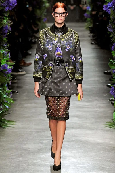 Look 37